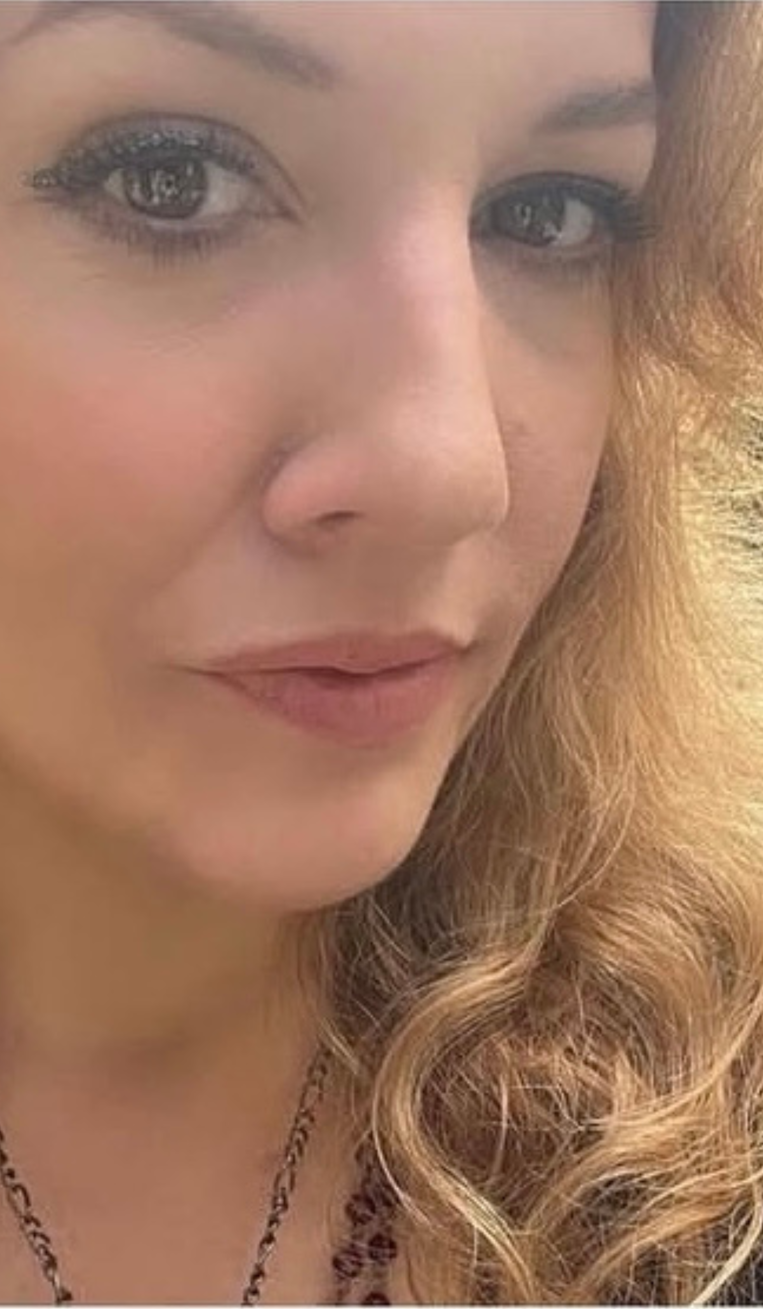 a close up of a woman